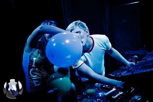 веселящий газ в клубе